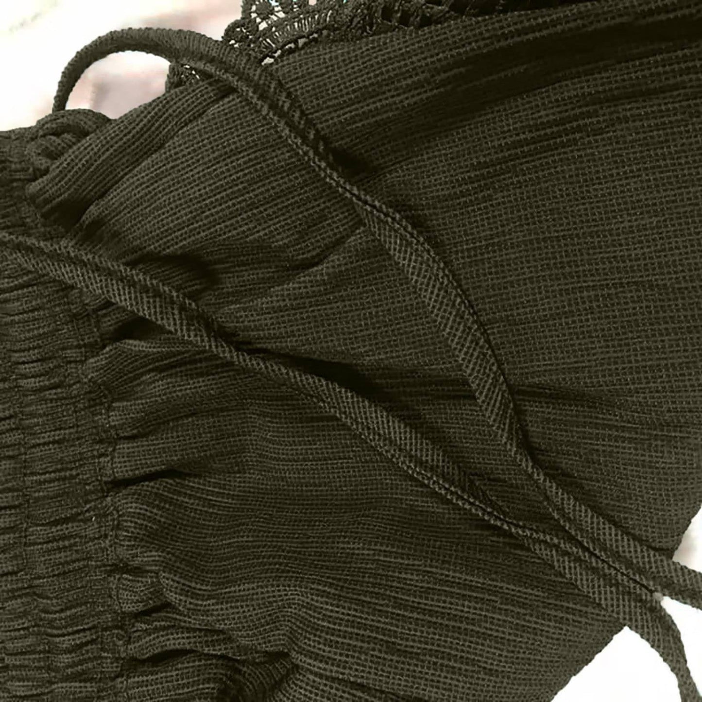 Short de Tecido Grosso com Renda e Cintura Elástica