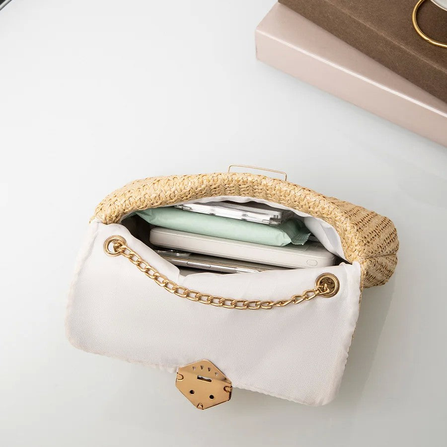 Bolsa feminina em palha trançada, com fecho diamante, alça de corrente