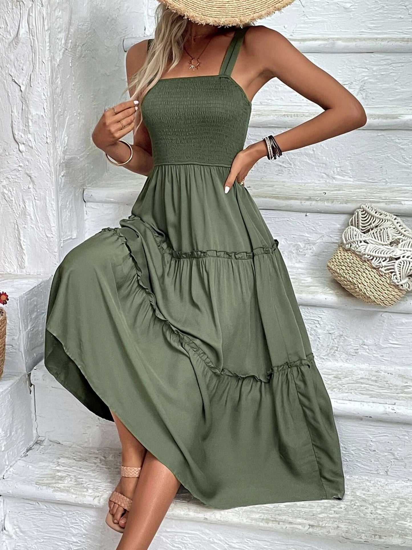 Vestido com Bojo Franzinho e Bainha de Babados