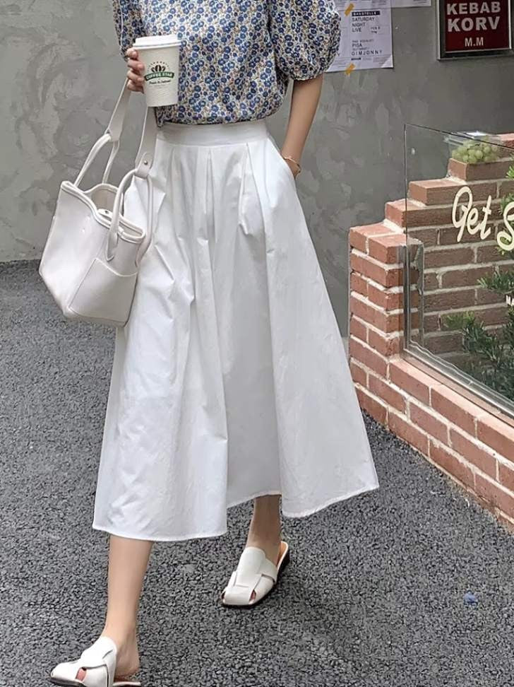 Saia Midi Cintura Alta com Bolsos