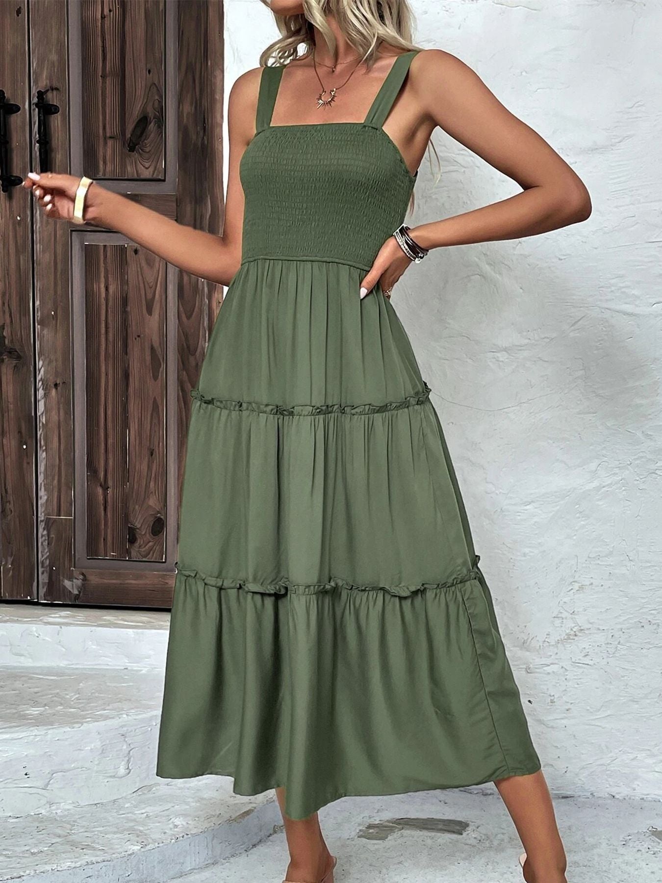 Vestido com Bojo Franzinho e Bainha de Babados