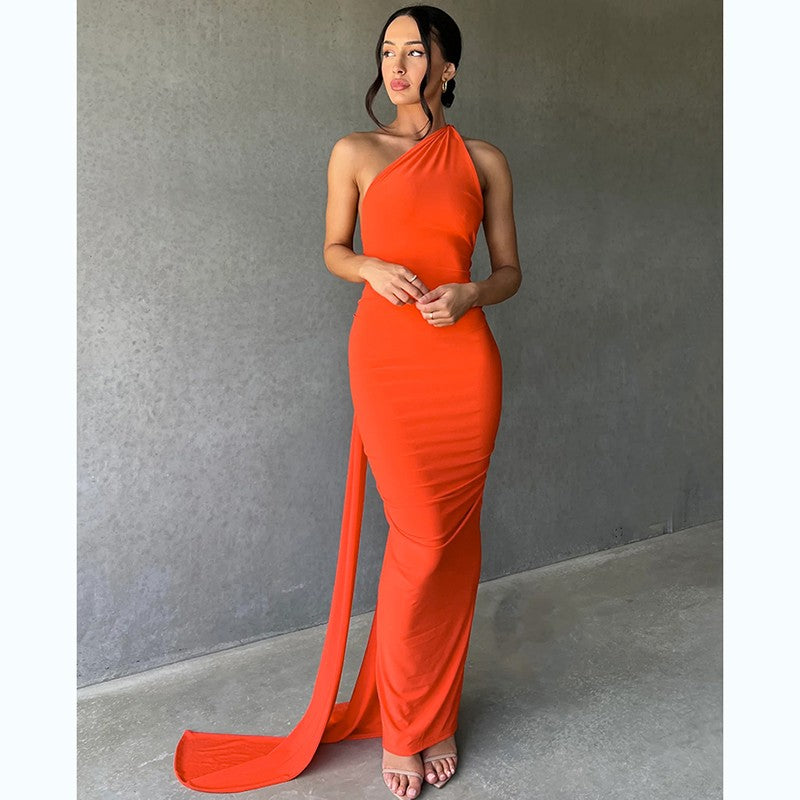 Vestido Longo Um Ombro com Laço Ajustável