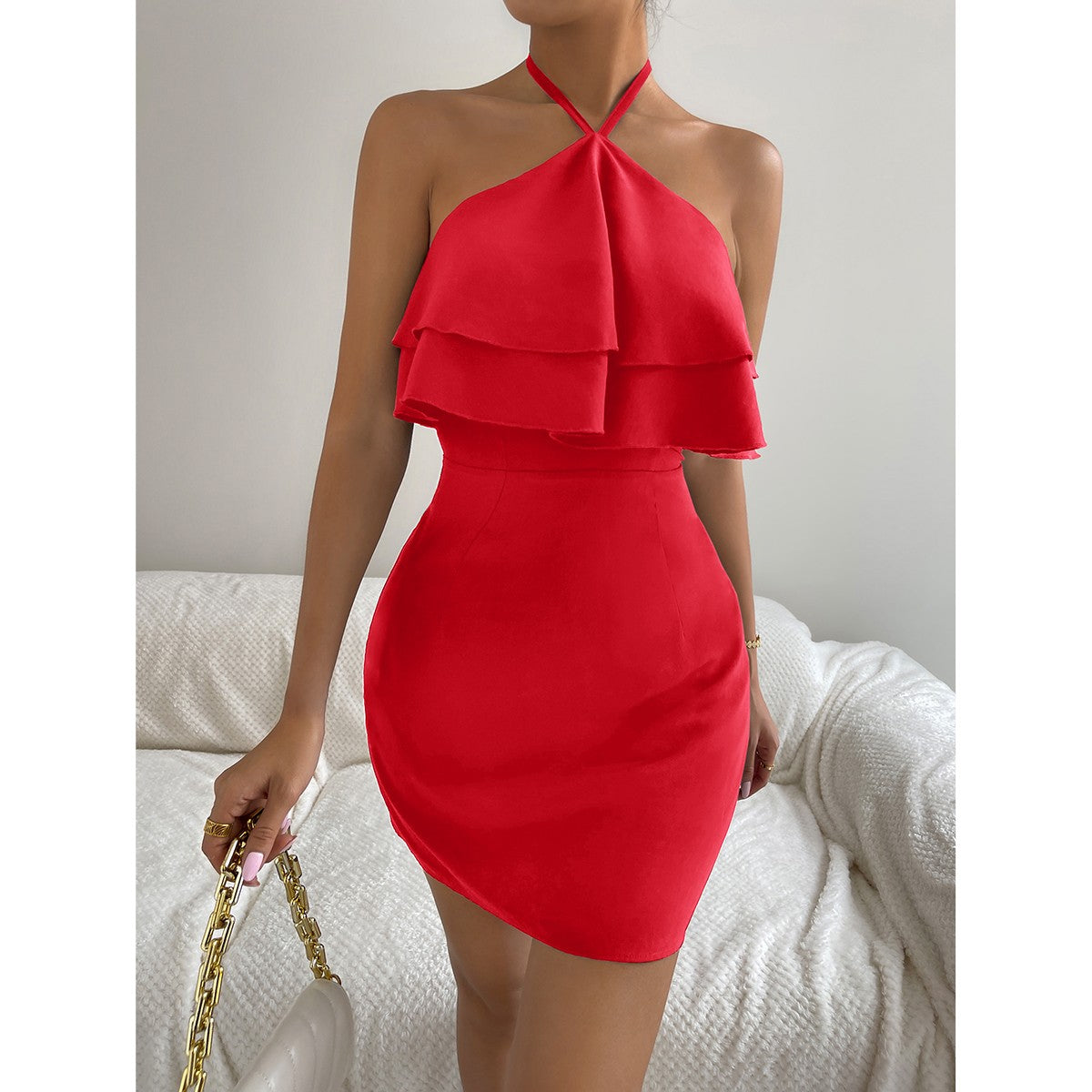 Vestido Halter com Babado e Saia Justa