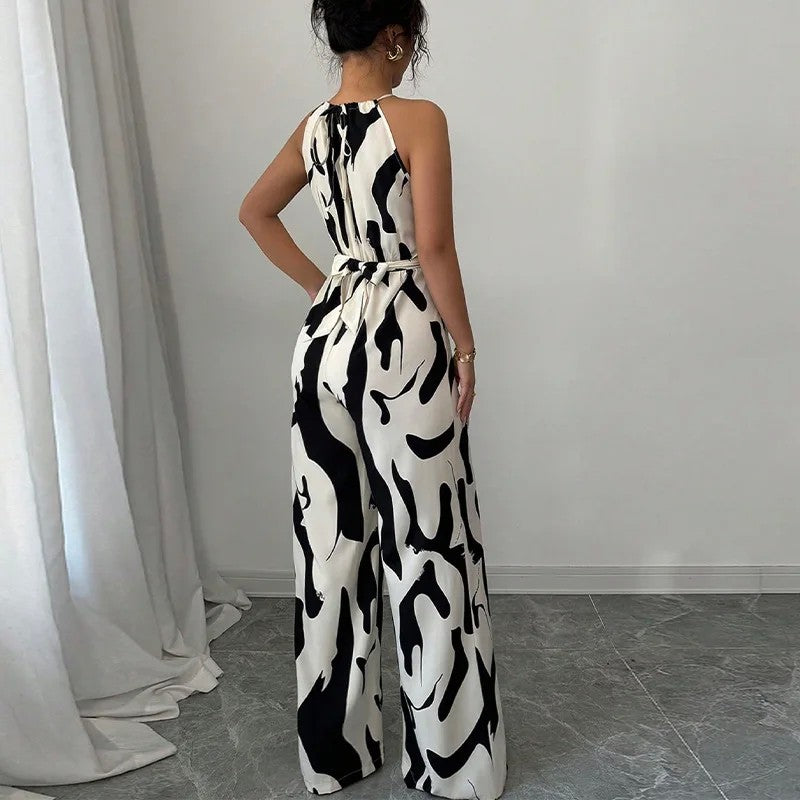 Macacão Halter Estampado com Cinto e Perna Larga