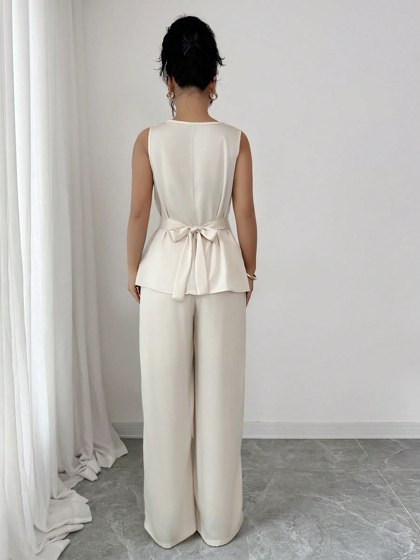 Conjunto 2 Peças Top com Cintura Marcada e Calça Reta