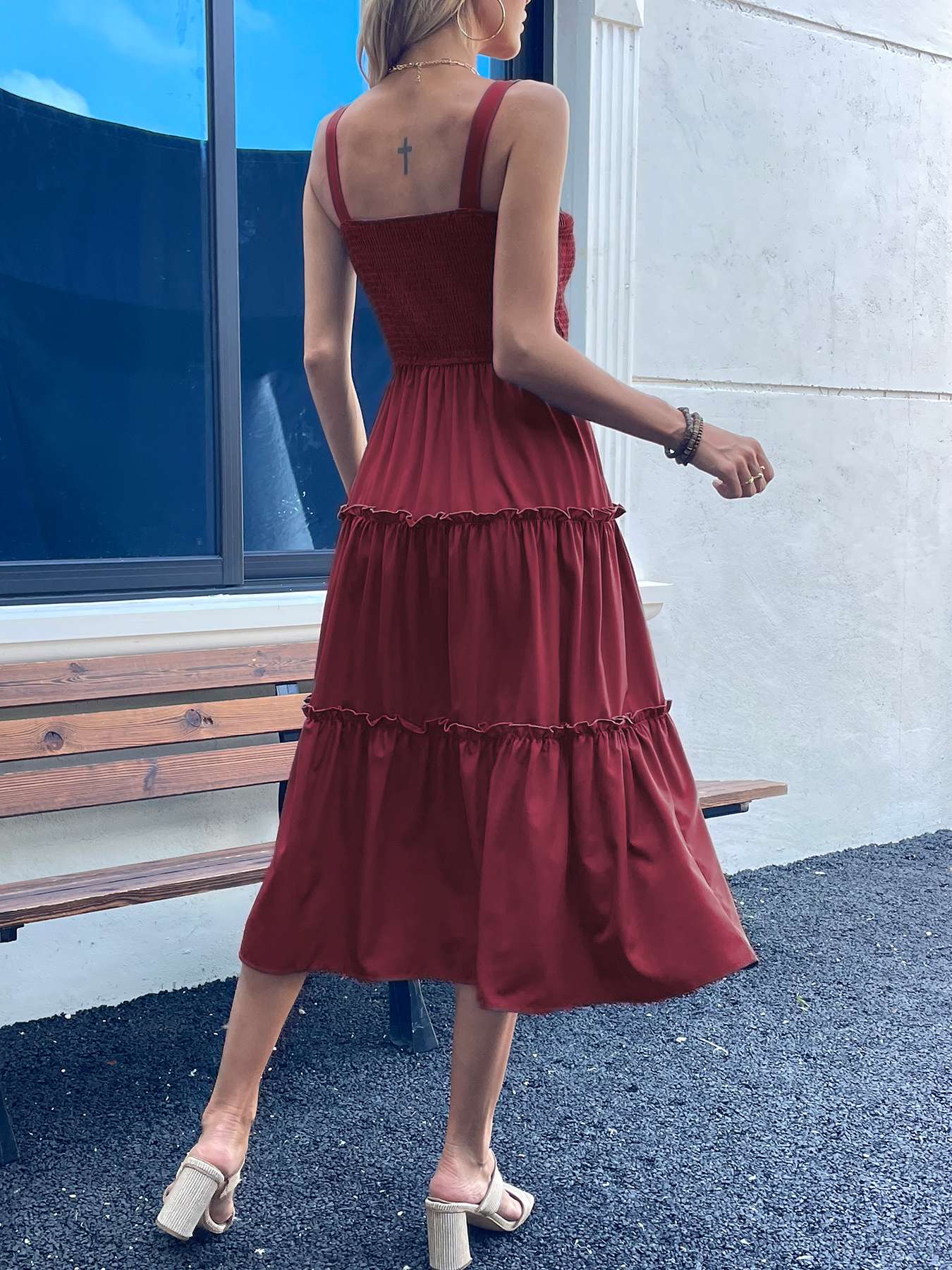 Vestido com Bojo Franzinho e Bainha de Babados