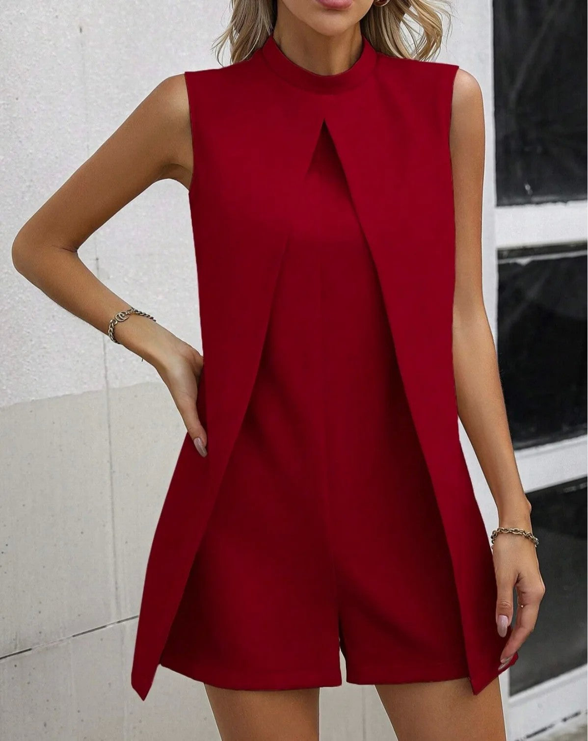 Macacão feminino pescoço sem mangas