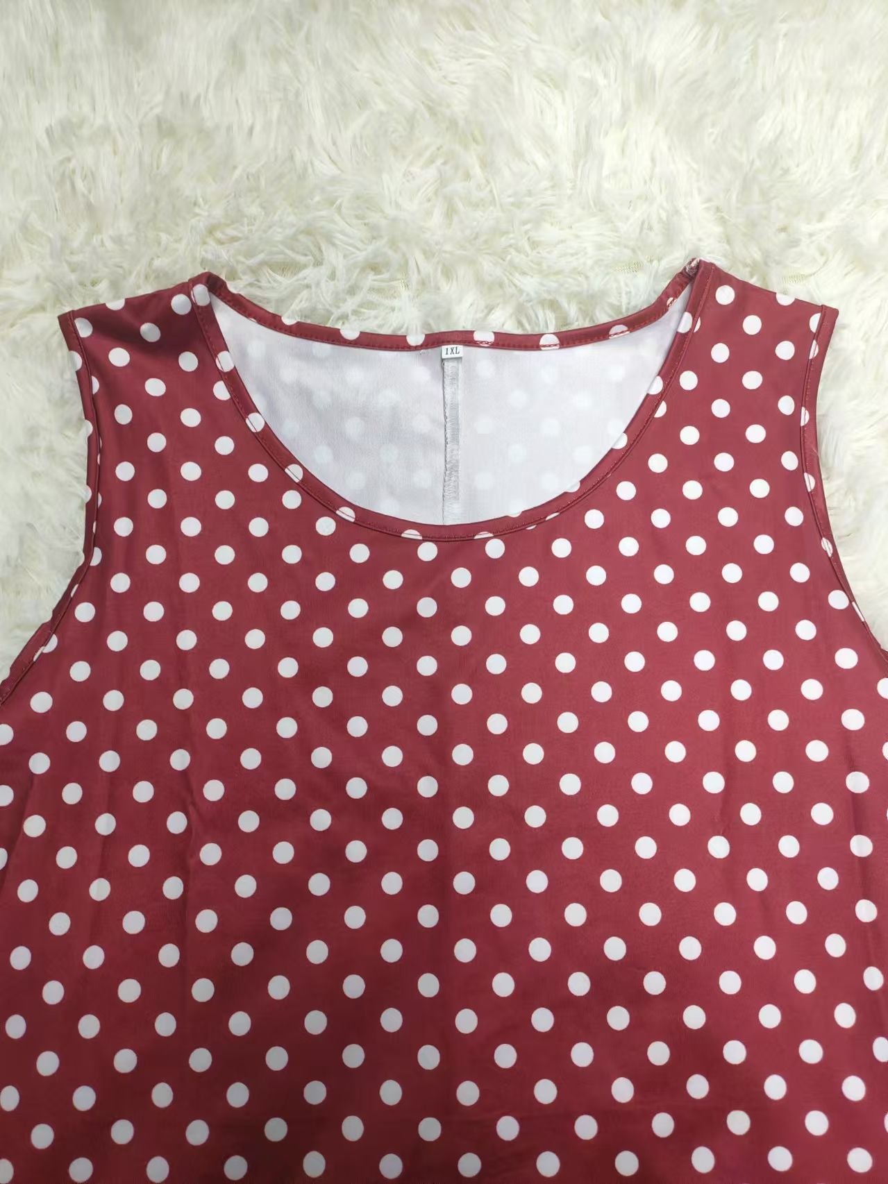 Vestido Sem Mangas Estampa Poá Branco