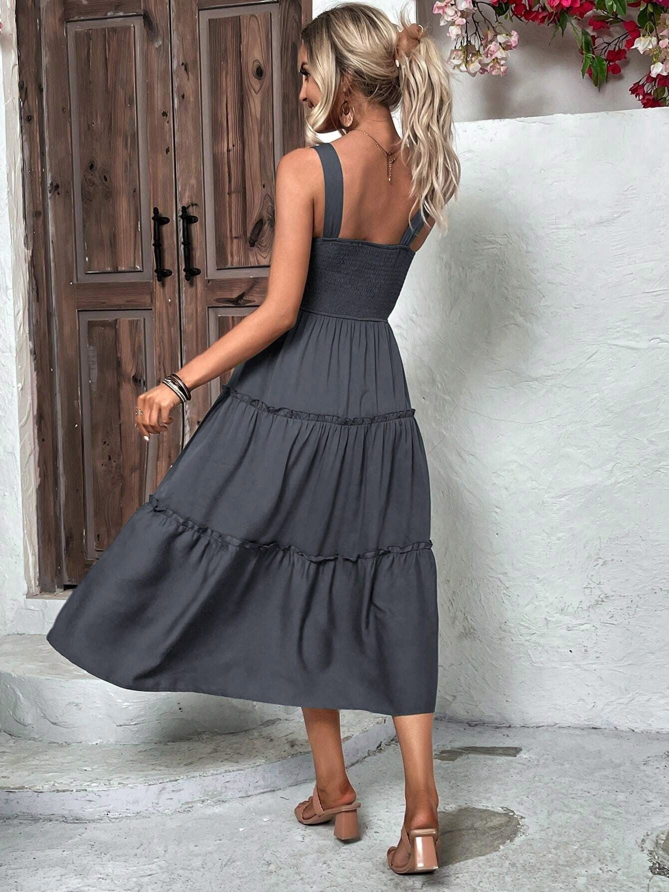 Vestido com Bojo Franzinho e Bainha de Babados