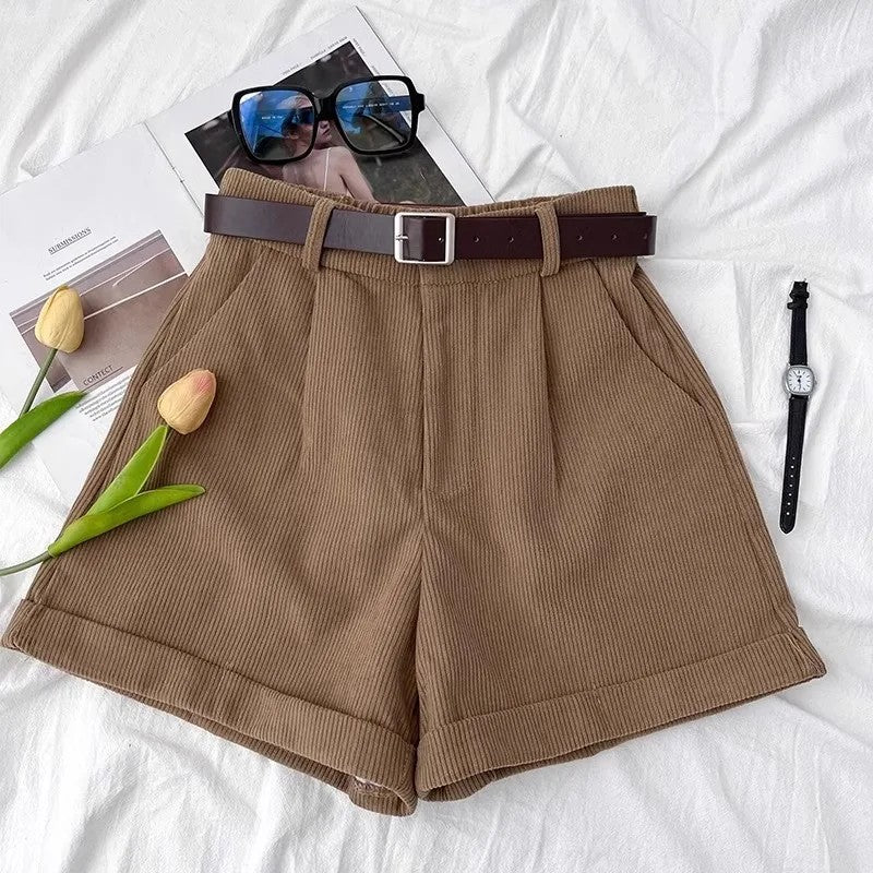 Short de Veludo Vintage Cintura Alta com Barra Dobrada